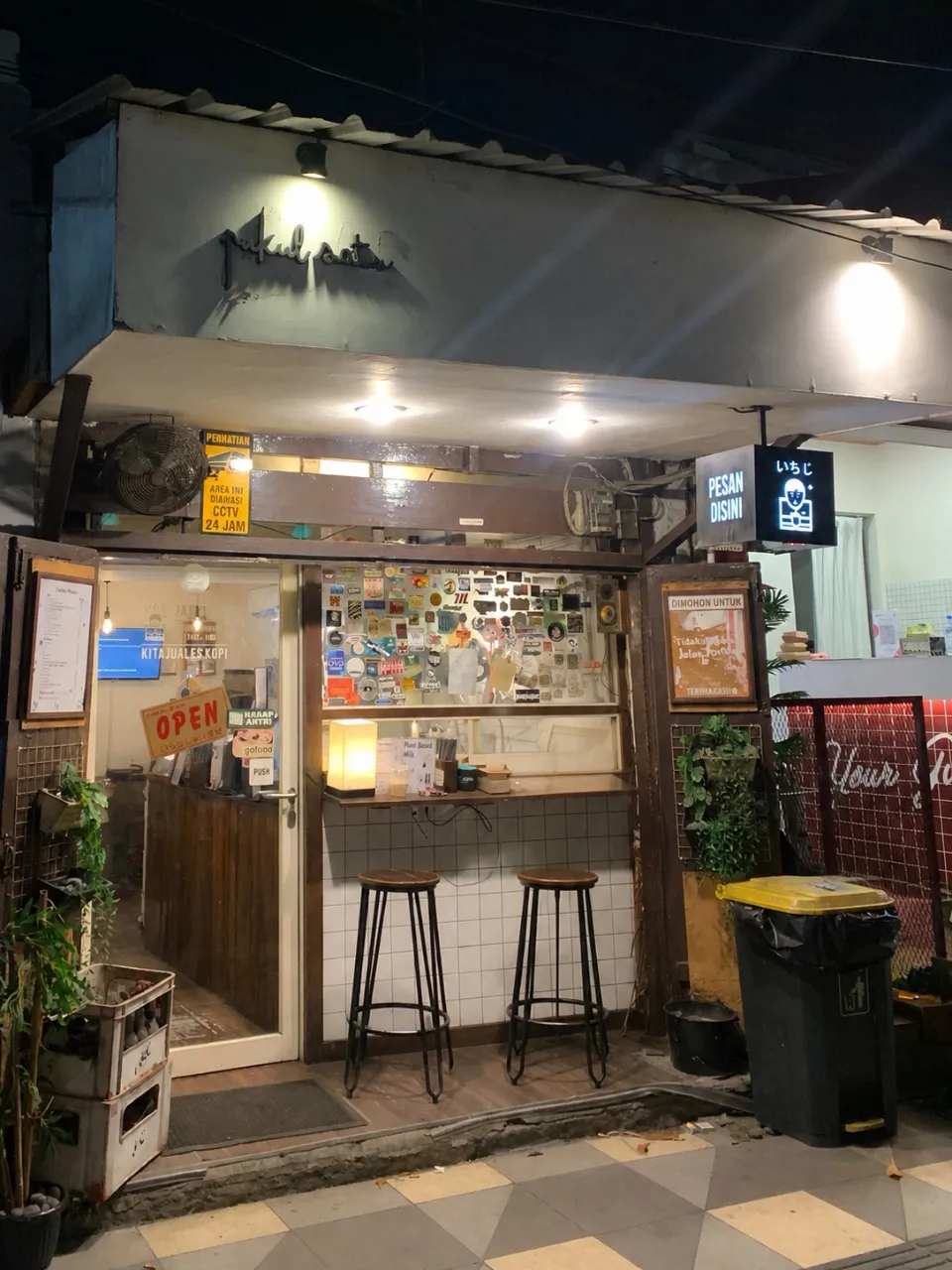 Pukul Satu Kopi — Coffee Shop