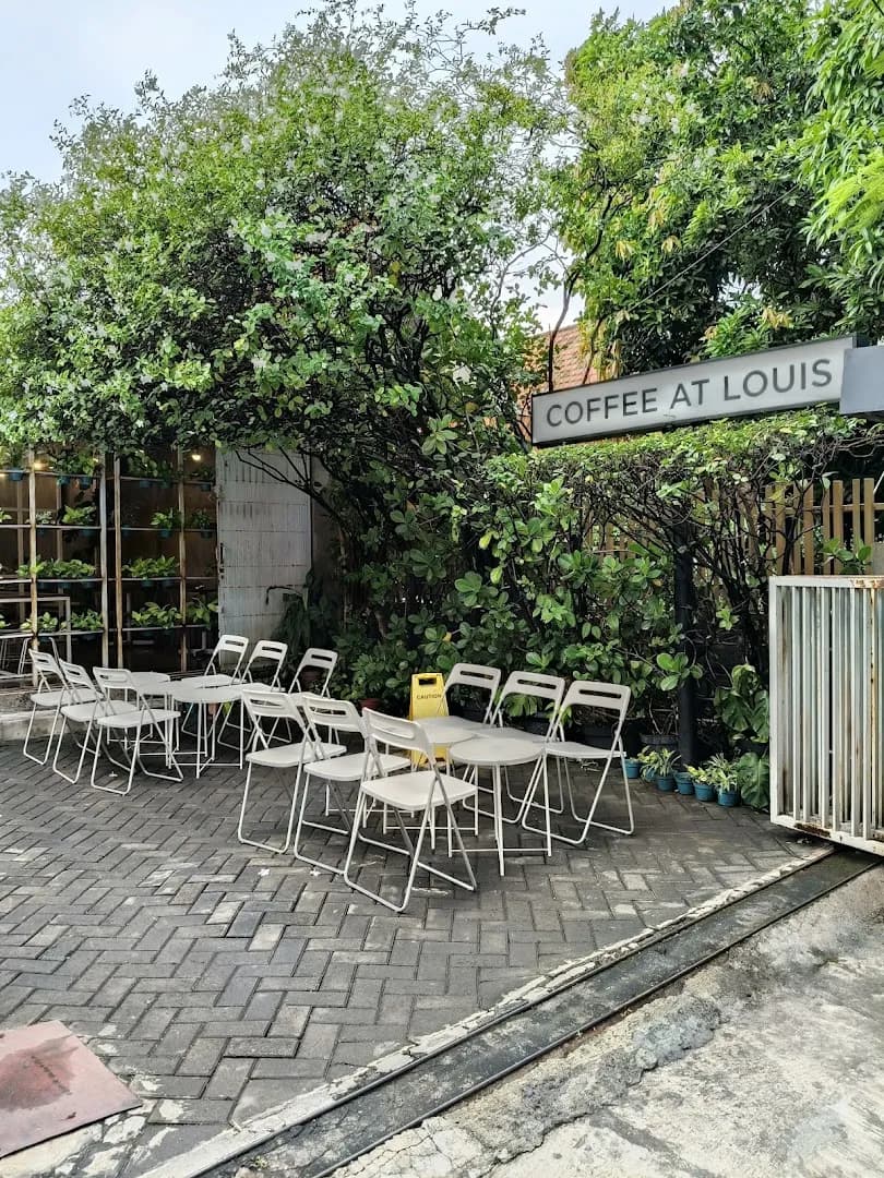 Coffee at Louis — Coffee Shop