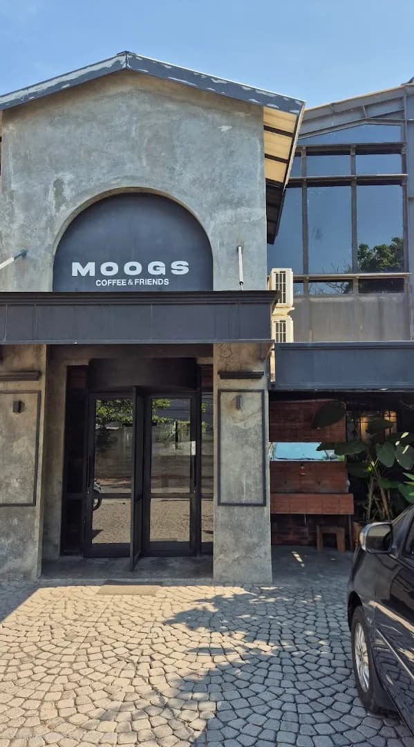 MOOGS Coffee — Coffee Shop