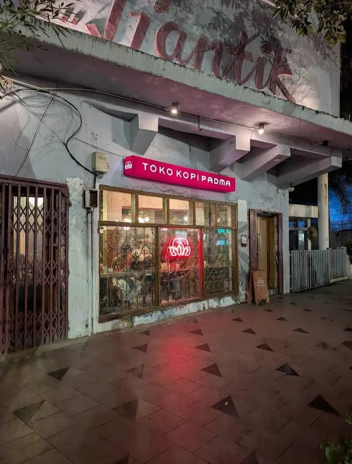 Toko Kopi Padma — Coffee Shop