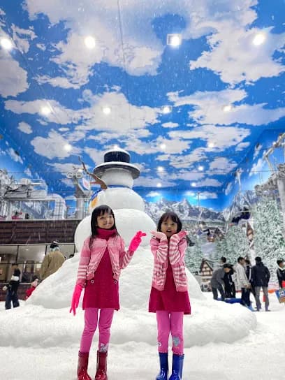 Trans Snow World Surabaya — Rekreasi